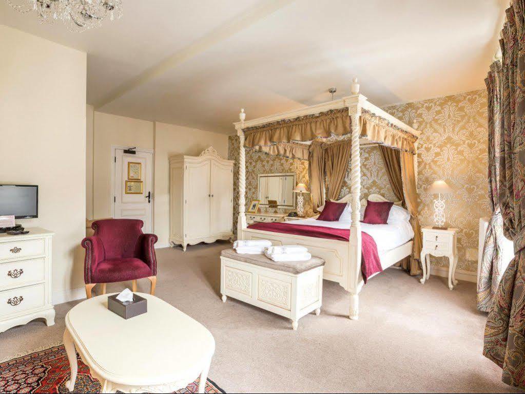 Logis Hotel De France La Chartre-sur-le-Loir Bagian luar foto